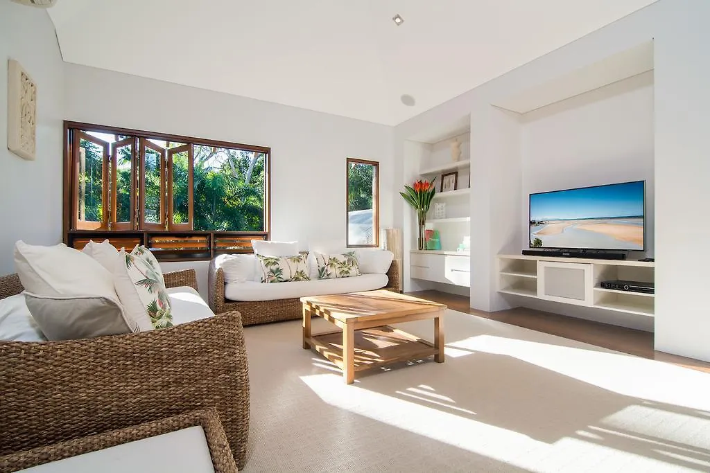 Sisanya Home Port Douglas